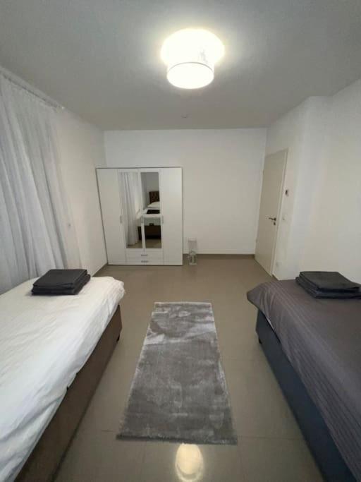 Luxus-doppelhaushaelfte Im Ruhigen Blumenviertel Appartement Berlin